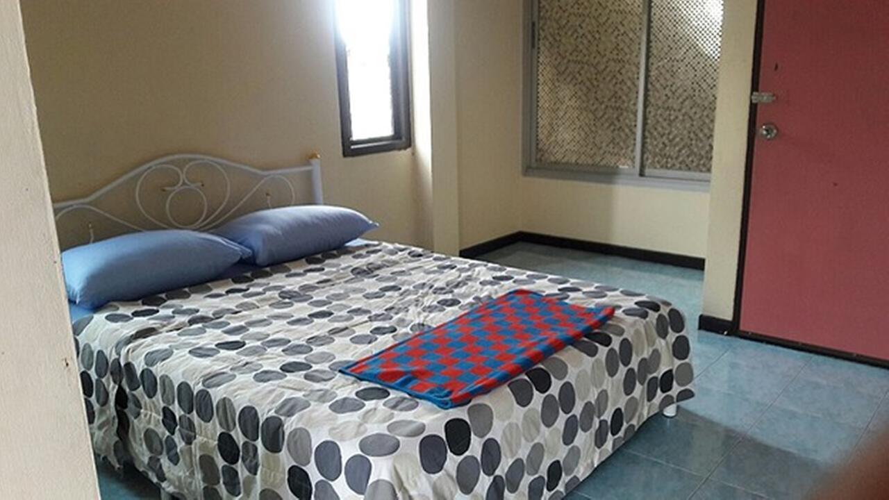 The Nine House Hostel Банкок Екстериор снимка
