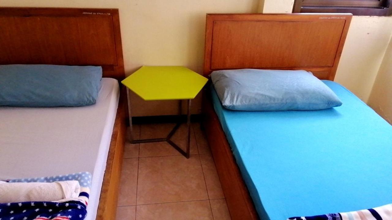 The Nine House Hostel Банкок Екстериор снимка
